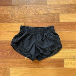 lululemon athletica Black Hotty Hots Unlined - Size 4